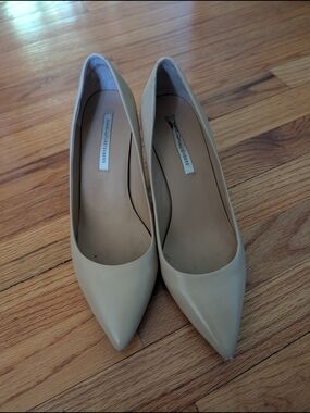 Diane Von Furstenberg Beige Pointed-Toe Leather Pumps